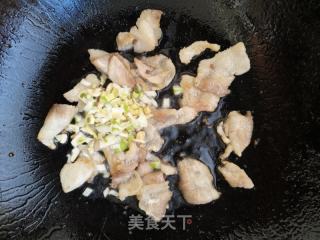 杏鲍菇黄瓜炒肉的做法步骤：3