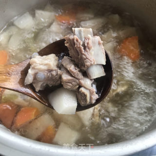 排骨萝卜汤的做法步骤：8