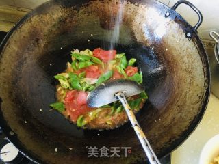 西红柿青椒炒鸡蛋的做法步骤：9