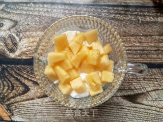 哈蜜瓜麦圈酸奶杯的做法步骤：6