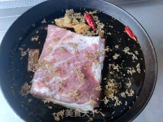 脆皮五花肉的做法步骤：3