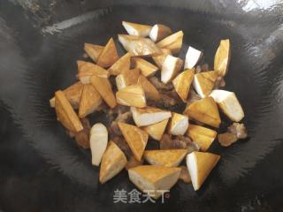 豆干炒腊肉的做法步骤：6