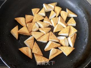 豆干炒腊肉的做法步骤：4
