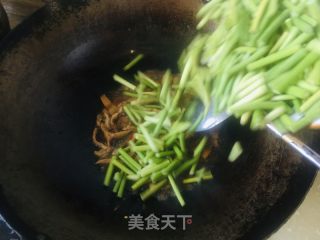 蒜苔炒肉的做法步骤：6