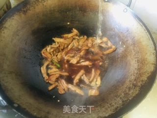 蒜苔炒肉的做法步骤：5