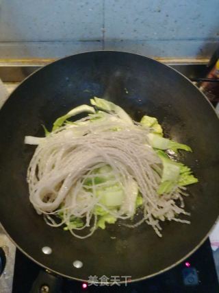 白菜炒粉条的做法步骤：5