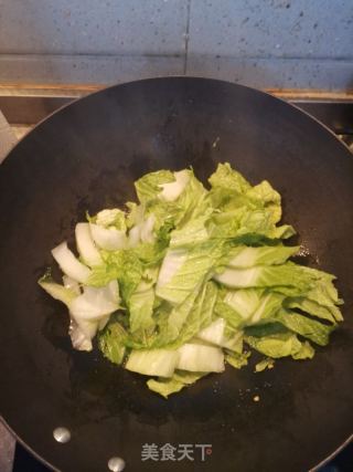 白菜炒粉条的做法步骤：4