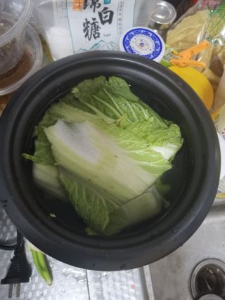 白菜炒粉条的做法步骤：2
