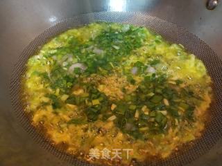 虾仁韭菜炒鸡蛋的做法步骤：3