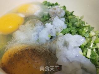虾仁韭菜炒鸡蛋的做法步骤：2