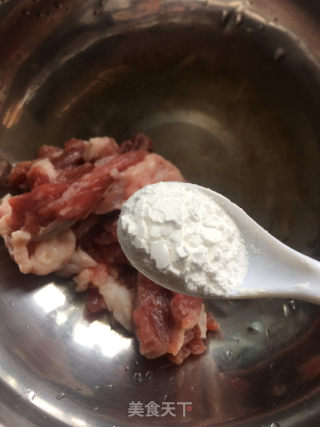 香葱炒羊肉的做法步骤：2
