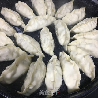 鸡蛋煎饺的做法步骤：2