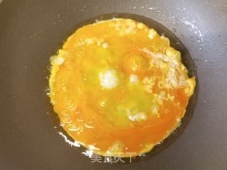 螺丝椒洋葱炒鸡蛋的做法步骤：3