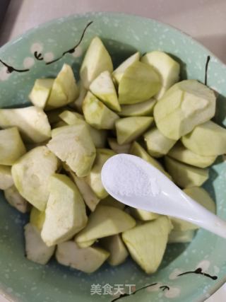 番茄烧茄子的做法步骤：1