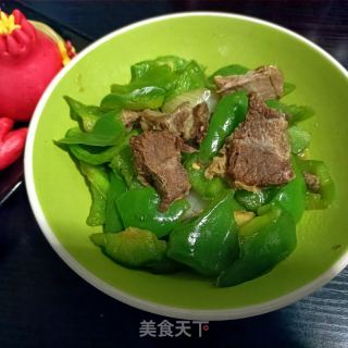 圆椒炒牛腩的做法步骤：12