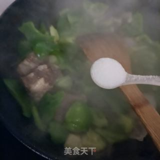 圆椒炒牛腩的做法步骤：9