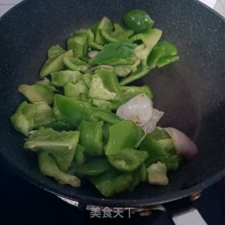 圆椒炒牛腩的做法步骤：6