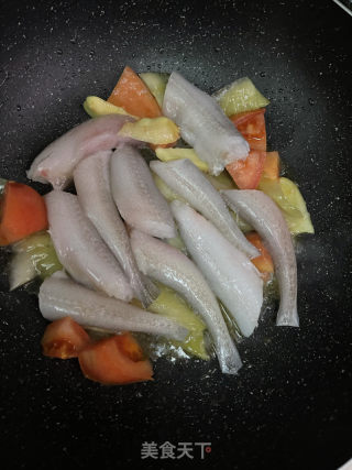 番茄咸菜豆腐鱼的做法步骤：8