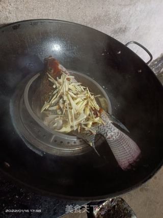 蒸罗非鱼的做法步骤：1
