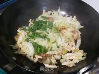 回锅肉炒包菜豆腐的做法步骤：7