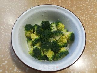 西兰花猪肝粥的做法步骤：2