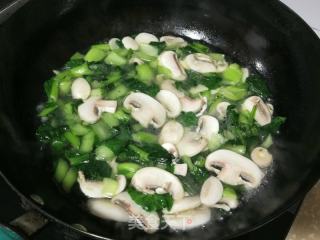 青菜蘑菇汤的做法步骤：6