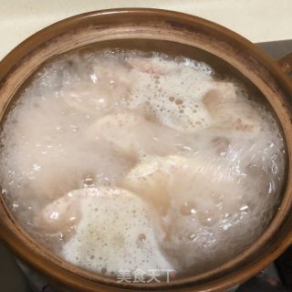 香芋鸡汤煲的做法步骤：3