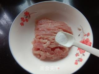鱼香肉丝的做法步骤：2