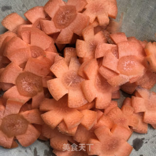 胡萝卜拌甜豆的做法步骤：2