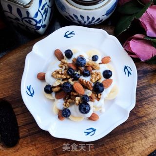蓝莓香蕉拌酸奶的做法步骤：7