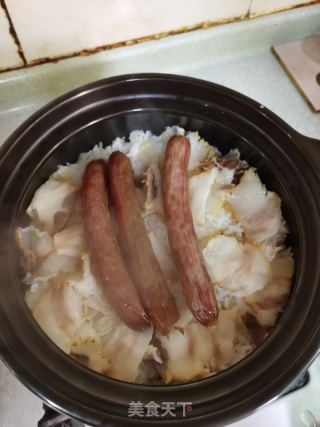 何记腊味煲仔饭的做法步骤：5