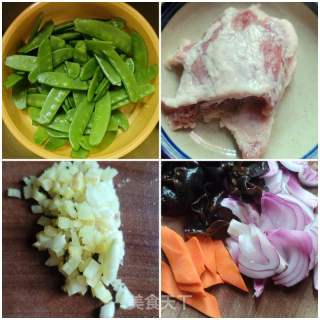 瘦肉炒荷兰豆的做法步骤：1