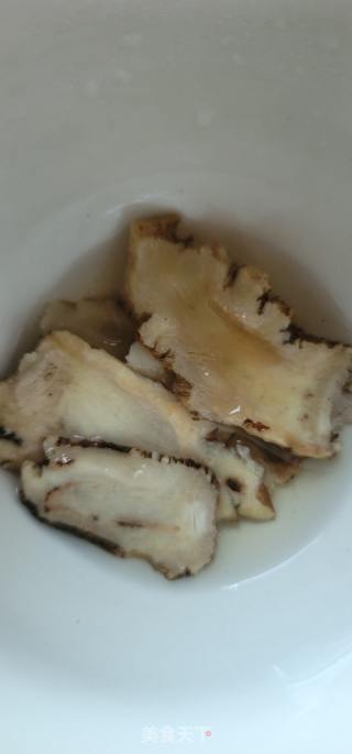 当归水蒸鸽子的做法步骤：2