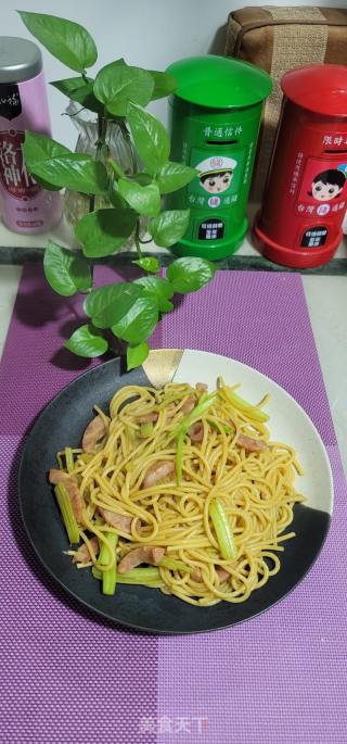 香肠炒意面的做法步骤：10