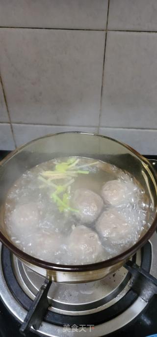 番茄香芹牛肉丸子汤的做法步骤：3