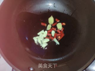 藜蒿炒腊肉的做法步骤：4