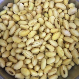香菇黄豆烧大排的做法步骤：1