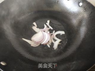 腊肉炒冬笋的做法步骤：2