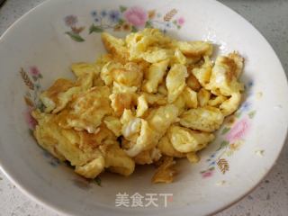 虾仁炒鸡蛋的做法步骤：7