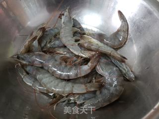 虾仁炒鸡蛋的做法步骤：1