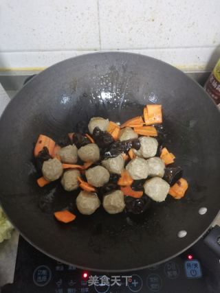 牛肉丸烩菜的做法步骤：4