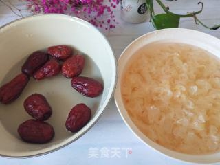 银耳羹的做法步骤：1