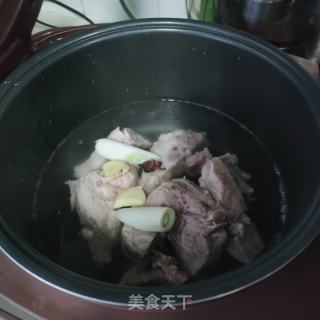 冬瓜豆腐炖排骨的做法步骤：2