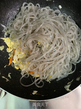 包菜鸡蛋炒红薯粉的做法步骤：10