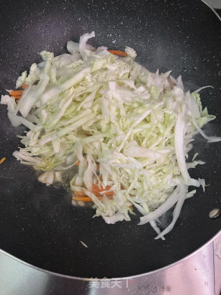 包菜鸡蛋炒红薯粉的做法步骤：6