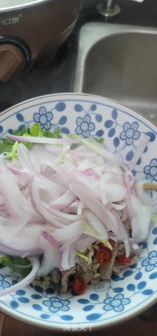 香菜洋葱拌肉片的做法步骤：13