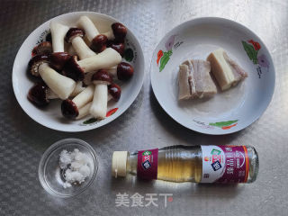 松茸菌咸肉汤的做法步骤：1