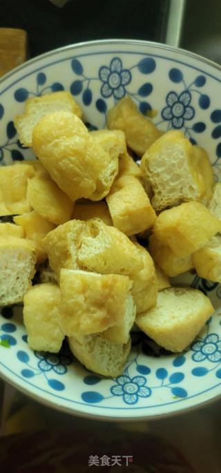 青蒜烧油豆腐的做法步骤：3