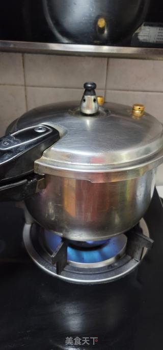 天麻灵芝酸枣仁乌鸡汤的做法步骤：5