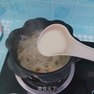 白萝卜虾干粥的做法步骤：9